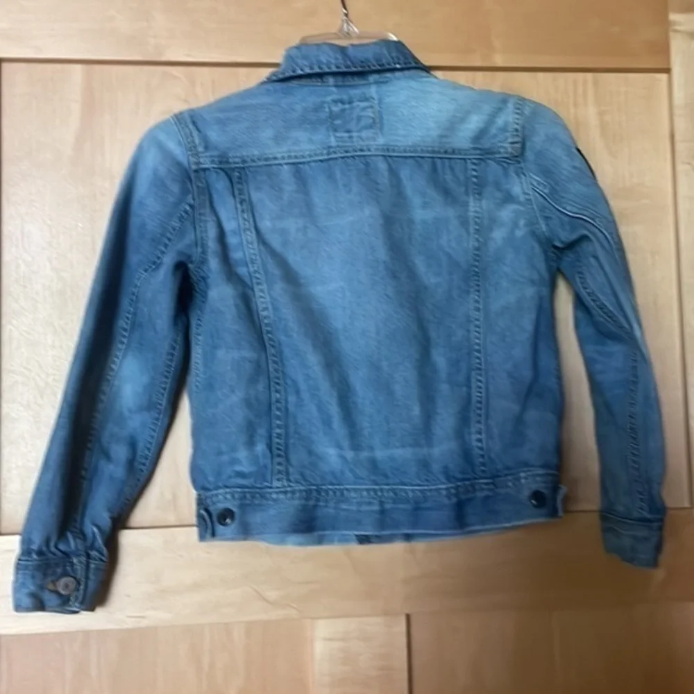 GAP Kids Girls Large‎ (10-11) Graphic Jean Jacket With Patches Light Wash Cotton